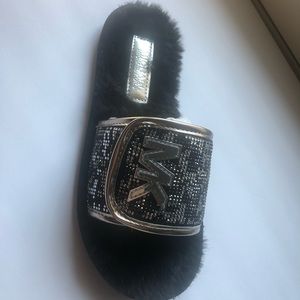 Michael Kors Girls Sandals/Slides Size 3